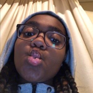 Meet your Posher, Chais